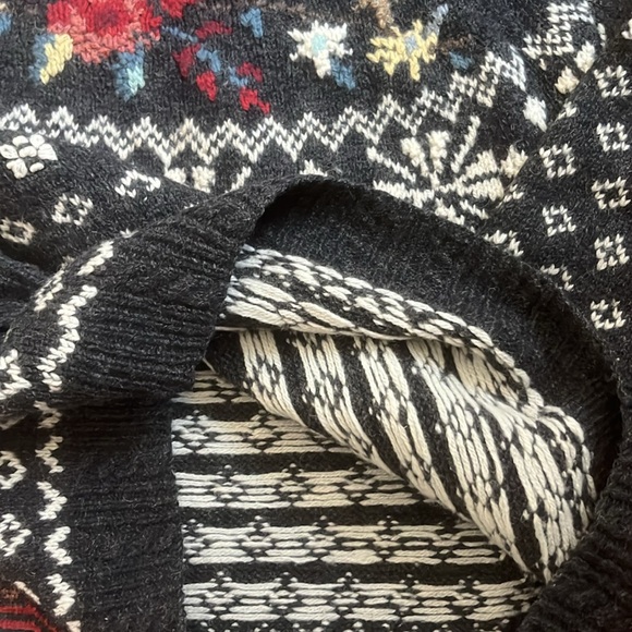 Hand Knit Shetland Wool Sweater, Large - Picture 6 of 7